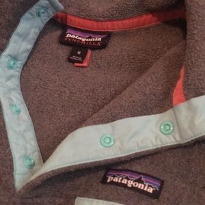 Patagonia mint and grey pullover.